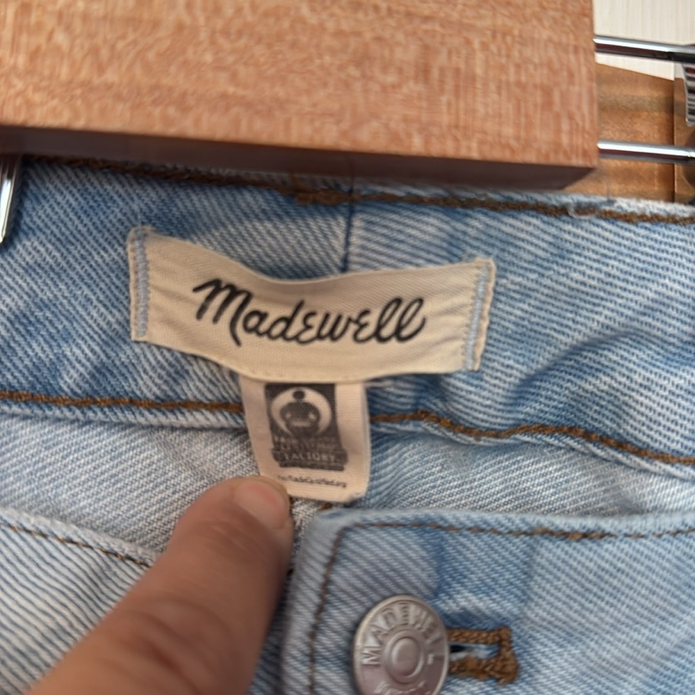 Madewell Relaxed Denim Light Wash Blue Shorts Raw Hem Size 16W - Picture 2 of 11
